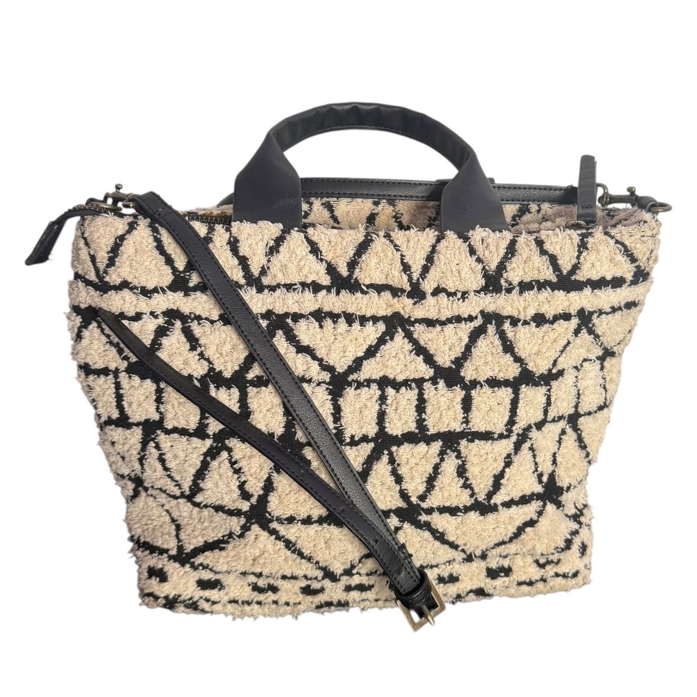 Universal Thread Crossbody Shoulder Textured Bag BOHO Chic Artsy Eclectic